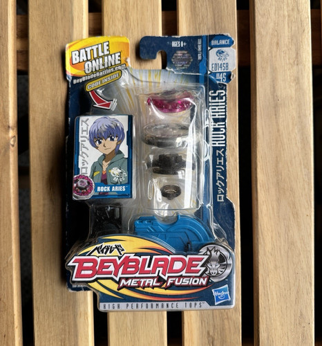Hasbro beyblade metal - hasbro,
