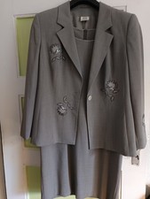etuikleid 44 mit Blazer 44