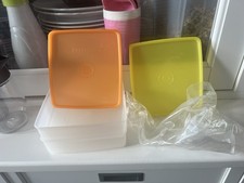 Tupperware  Neuw 2 Gefrierbehälter 670/671 (~ 13,7 cm x 12,8 cm) Mini-Box A45