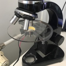 Leitz Mikroskop Stativ Mit 3 Zeiss Objektive Und  Profi Kamera.