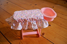 Modepuppen Wickeltisch mit Babybadewanne vintage 90er