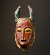 Afrikanische Maske gehörnt