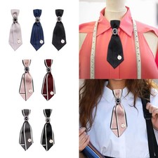 Damen-Krawattenband, Brosche