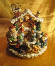 Spieluhr Weihnachten mit sich frei bewegenden, tanzenden Figuren