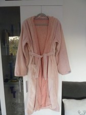 Ein schöner Bademantel/Wendebademantel von Gabel in Rosa mit Kapuze aus Frottier