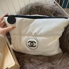 CHANEL Beauty Pouch GWP –