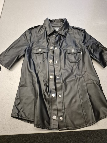Schwarze kunstlederhemd marke - schwarze,