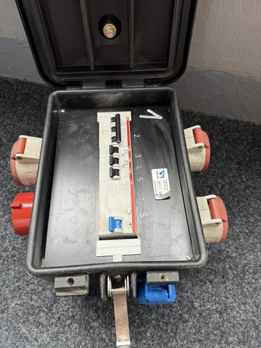 Steckdosenverteiler typ svg - steckdosenverteiler,