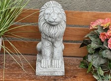 Frostfeste Steinfigur