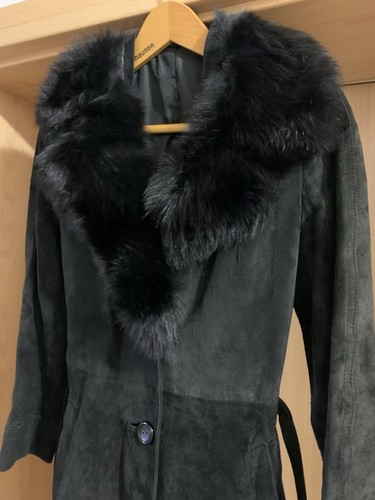 Wildledermantel mit pelzkragen - wildledermantel,