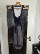Dirndl Mit Schürze und Bluse