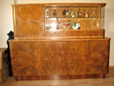 Antiker Wohnzimmerschrank