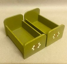 Alt kleines  Puppenbett fue