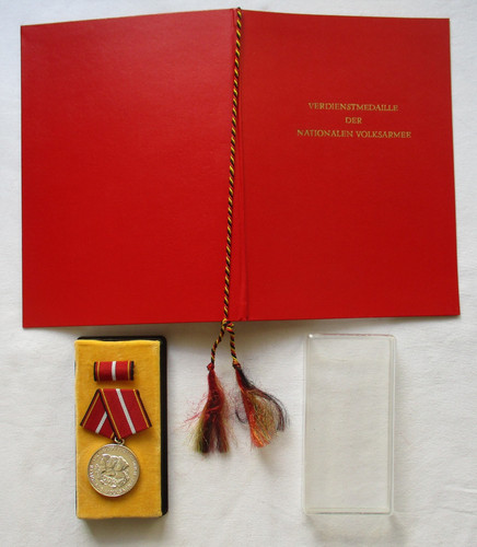 Ddr verdienstmedaille - ddr, in