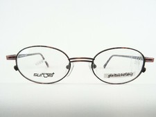 Ovale Brillenfassung dezent