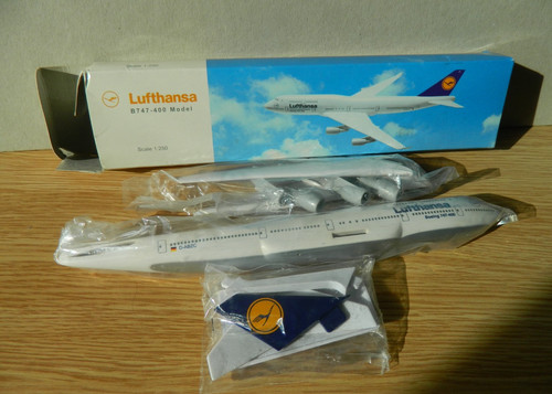Lufthansa 250 scale - 1:250,