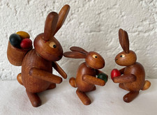 Holz orig.Erzgebirge älteres Set Osterhasen Familie Kiepe Ostereier