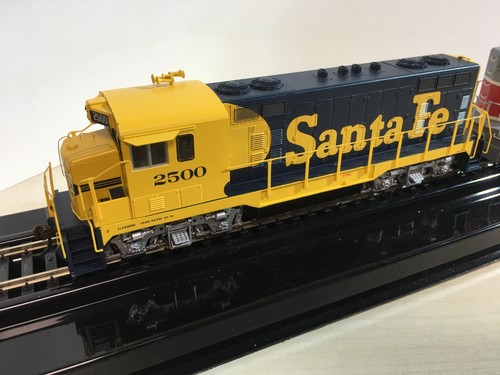 Athearn rtr emd - ,