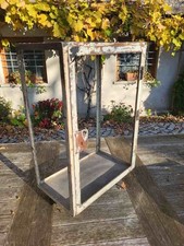 alte Glasvitrine, Metallschrank, Vitrine