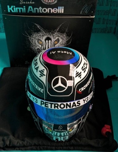 Helm mercedes kimi - mercedes,