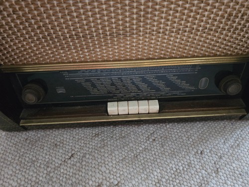 Altes radio röhrenradio - radio,
