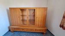 Altes Möbel Vitrine bzw. Kirschbaumbuffet ca. 1950 mit kleinen Schönheitsfehlern