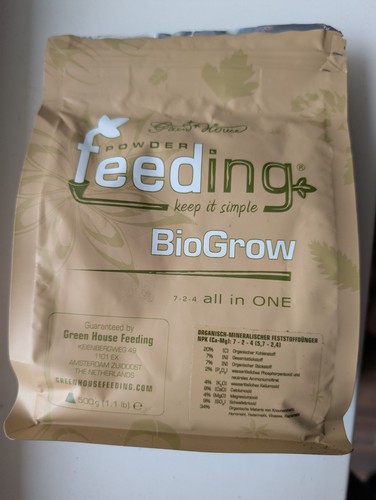 Green house powder feeding - house,
