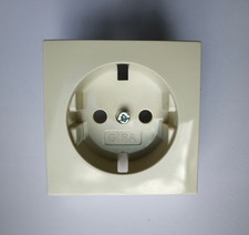 GIRA 492001 Abdeckung SCHUKO-Steckdose System 55 | Standard | cremeweiß glänzend