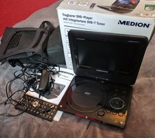 Tragbarer DVD-Player von Medion mit Befestigungsmöglichkeit an der Kopfstütze