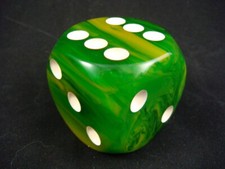 Grüner DDR Würfel 385 mm