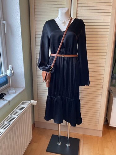 Tolles satin kleid - , in