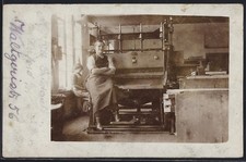 Foto-AK Fabrikarbeiter an seiner Arbeitsstation 1913 