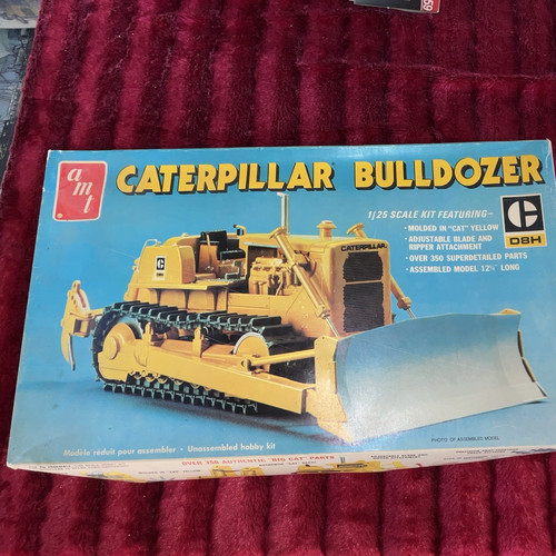 Can caterpillar bulldozer - can, do