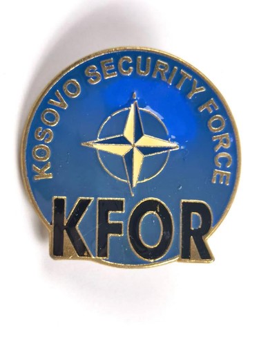 Nato abzeichen pin kosovo - nato,, abzeichen/