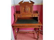 Gründerzeit Damensekretär Sekretär Schreibtisch Nussbaum mit Sprenggiebel