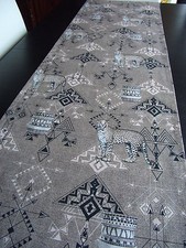 Tischläufer Afrika Leo Shabby