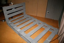 Palettenbett aus holz - aus, holz,