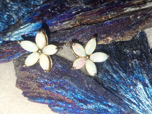 Opal blume ohrringe auf - blume, gold