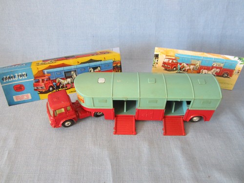 Corgi major toys articulated - corgi,