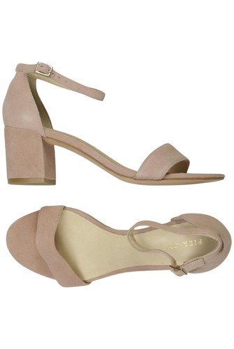 Pier one pumps - pier,