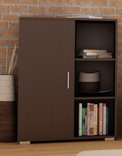 Kleiderschrank mit Regalböden