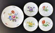 Dresden Porzellan Set Schale und vier kleine Teller Blumenmalerei Konfektset
