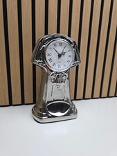 Moderne Standuhr 22 cm Silber – Quarzuhr mit römischen Ziffern elegante Tischuhr