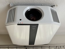 JVC DLA-N7 Beamer in weiß (selten!!) - nur 590h + neue Orig-Lampe