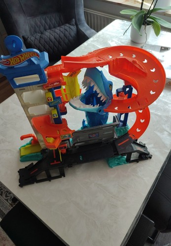 Hot wheels color shifters - hot,