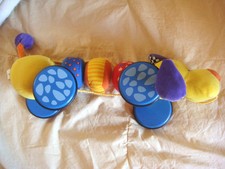 Nachziehtier Plüschtier Hund mit Rassel und abnehmbaren Rädern