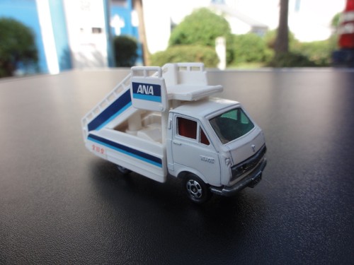 Tomica toyota hiaoe - 38,