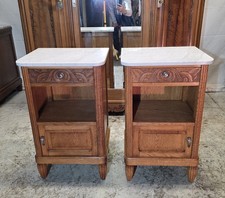 Zwei Nachttische