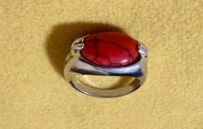 Ring mit einem roten Korallen