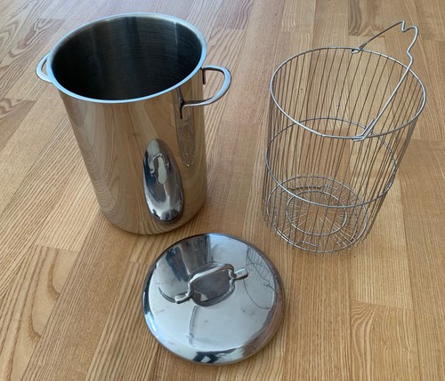 Spargelkochtopf mit